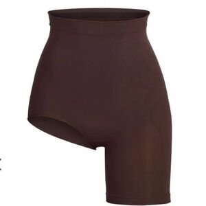 Skims XXS/XS SOLUTION SHORT RIGHT LEG EXPOSED Cocoa NWOT